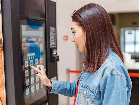 vending machine with digital screen